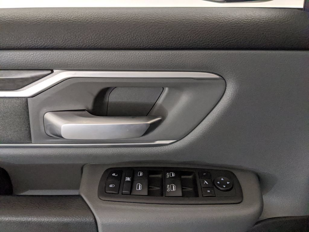 Used 2023 RAM 1500 Big Horn AWD/4WD image 14