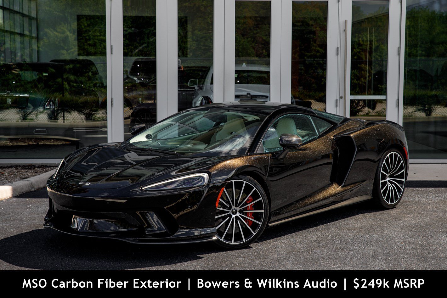 Used 2021 McLaren GT RWD image 1