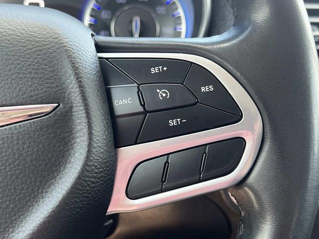 Used 2020 Chrysler 300 Touring w/ Chrome Appearance Package RWD image 23