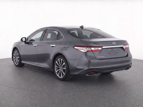 Used 2014 Toyota Avalon XLE Touring FWD image 3