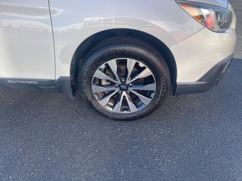 Used 2016 Subaru Outback 2.5i Limited image 9