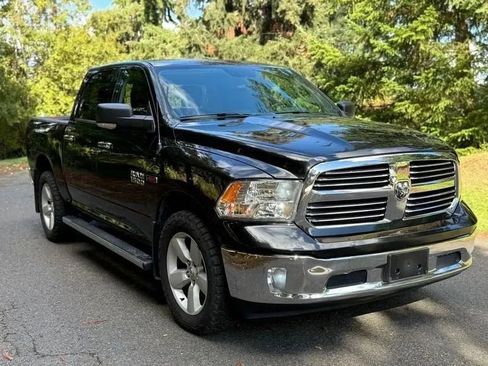 Used 2018 RAM 1500 Classic SLT w/ SLT Plus D￩cor Group image 7