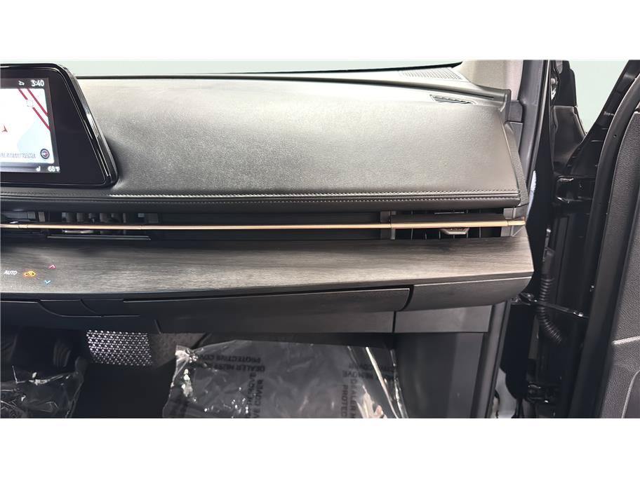 Used 2024 Nissan Ariya FWD image 27