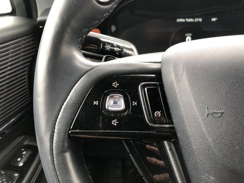 Used 2022 Lincoln Corsair Reserve w/ Elements Package image 16