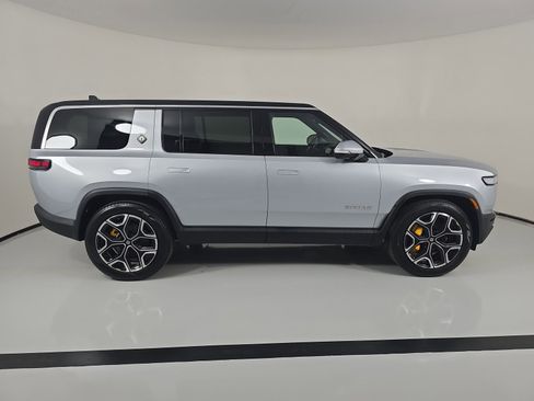 Used 2023 Rivian R1S Adventure AWD/4WD image 6