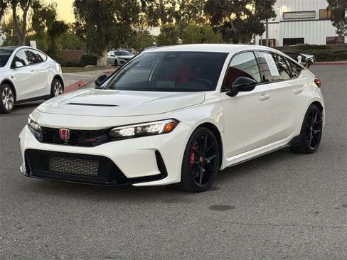Used 2024 Honda Civic Type R image 8