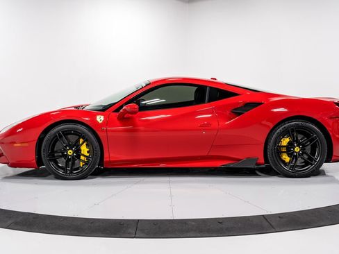 Used 2018 Ferrari 488 GTB image 6