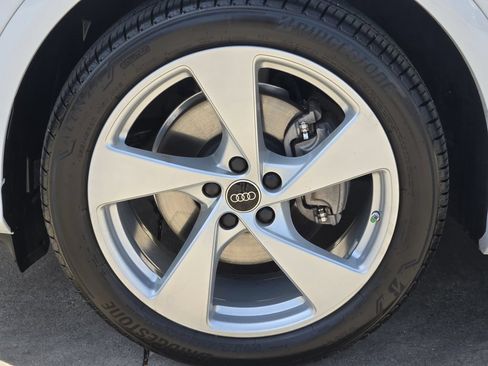 Certified 2025 Audi Q5 Prestige AWD/4WD image 16