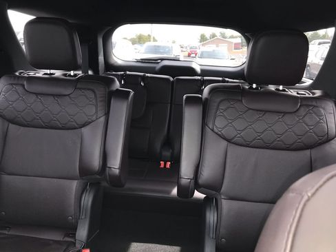 Used 2025 Ford Explorer Platinum w/ Ultimate Package AWD/4WD image 23