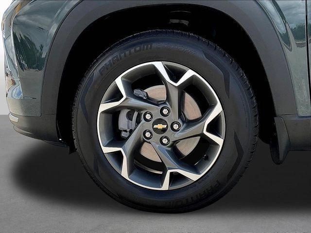 Used 2025 Chevrolet Trax LT w/ LT Convenience Package FWD image 34