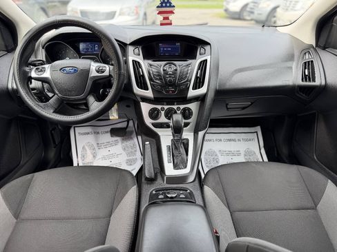Used 2014 Ford Focus SE w/ SE Winter Package FWD image 16