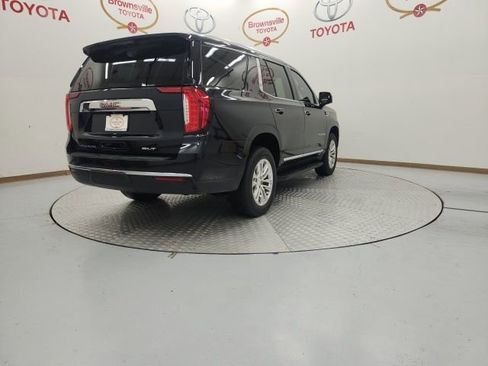 Used 2023 GMC Yukon SLT w/ SLT Premium Package image 8