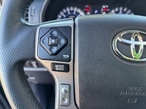 Used 2015 Toyota 4Runner Limited image 22