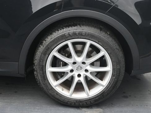 Used 2024 Porsche Cayenne AWD/4WD image 13