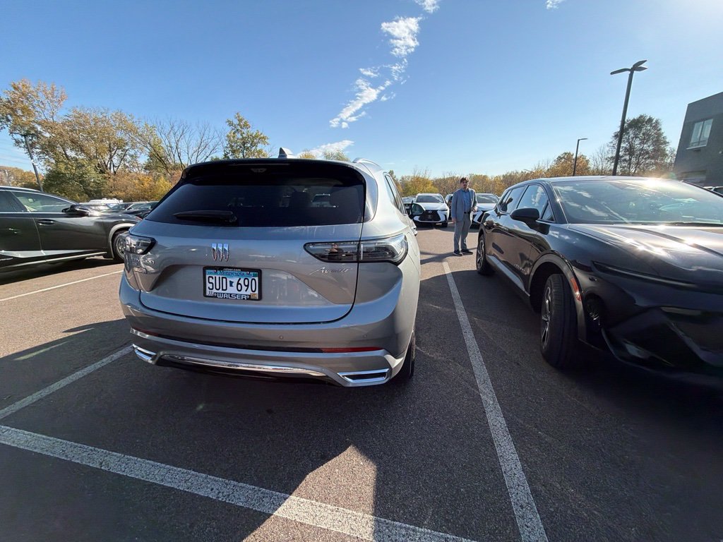 Used 2024 Buick Envision Avenir AWD/4WD image 8