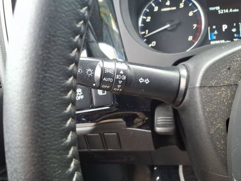 Used 2020 Mitsubishi Outlander AWD image 24