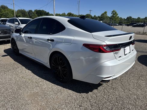 Used 2025 Toyota Camry XSE FWD image 3