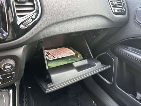 Used 2019 Jeep Compass Limited image 34