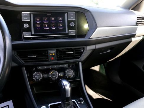 Used 2020 Volkswagen Jetta R-Line w/ R-Line Cold Weather Package FWD image 16