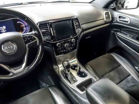 Used 2020 Jeep Grand Cherokee Altitude AWD/4WD image 18