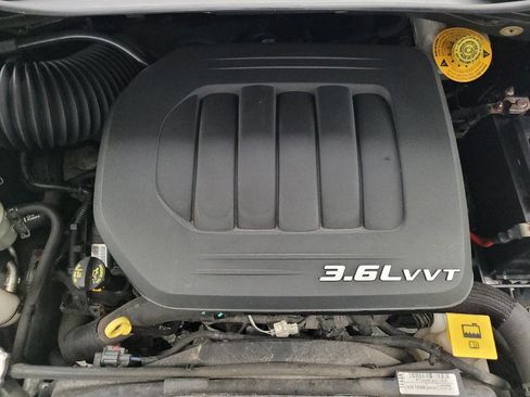Used 2018 Dodge Grand Caravan GT FWD image 30