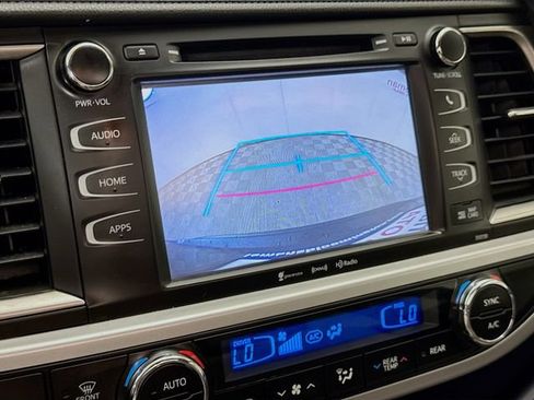 Used 2016 Toyota Highlander XLE AWD/4WD image 14
