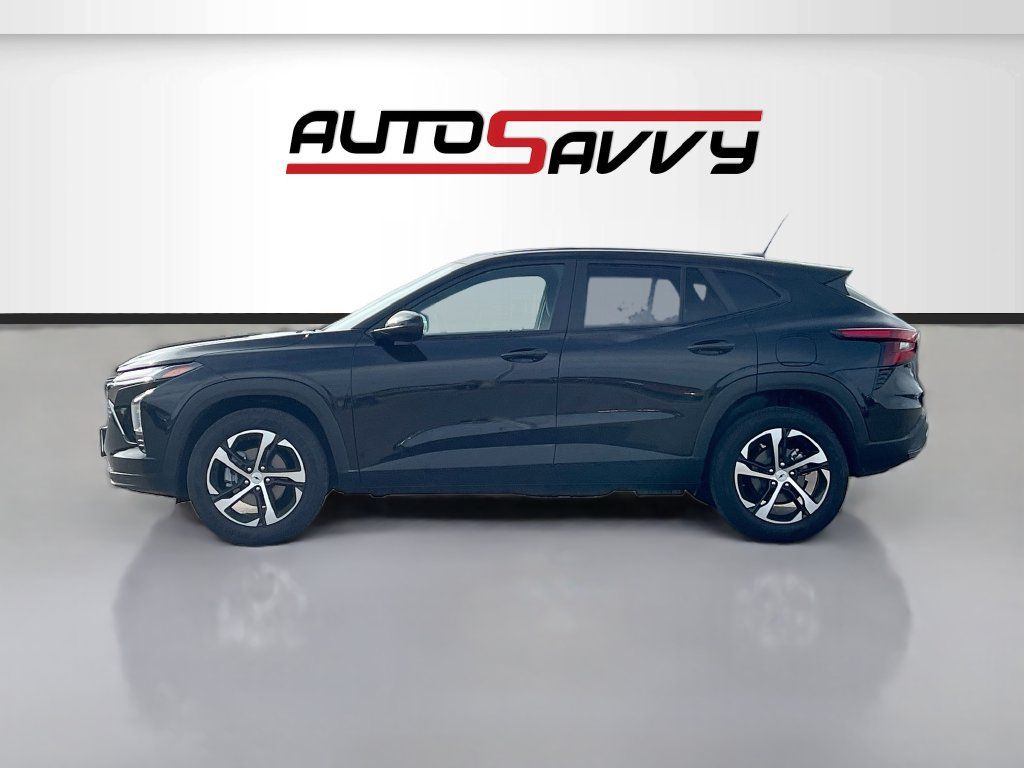 Used 2026 Chevrolet Trax RS w/ Sunroof Package FWD image 4
