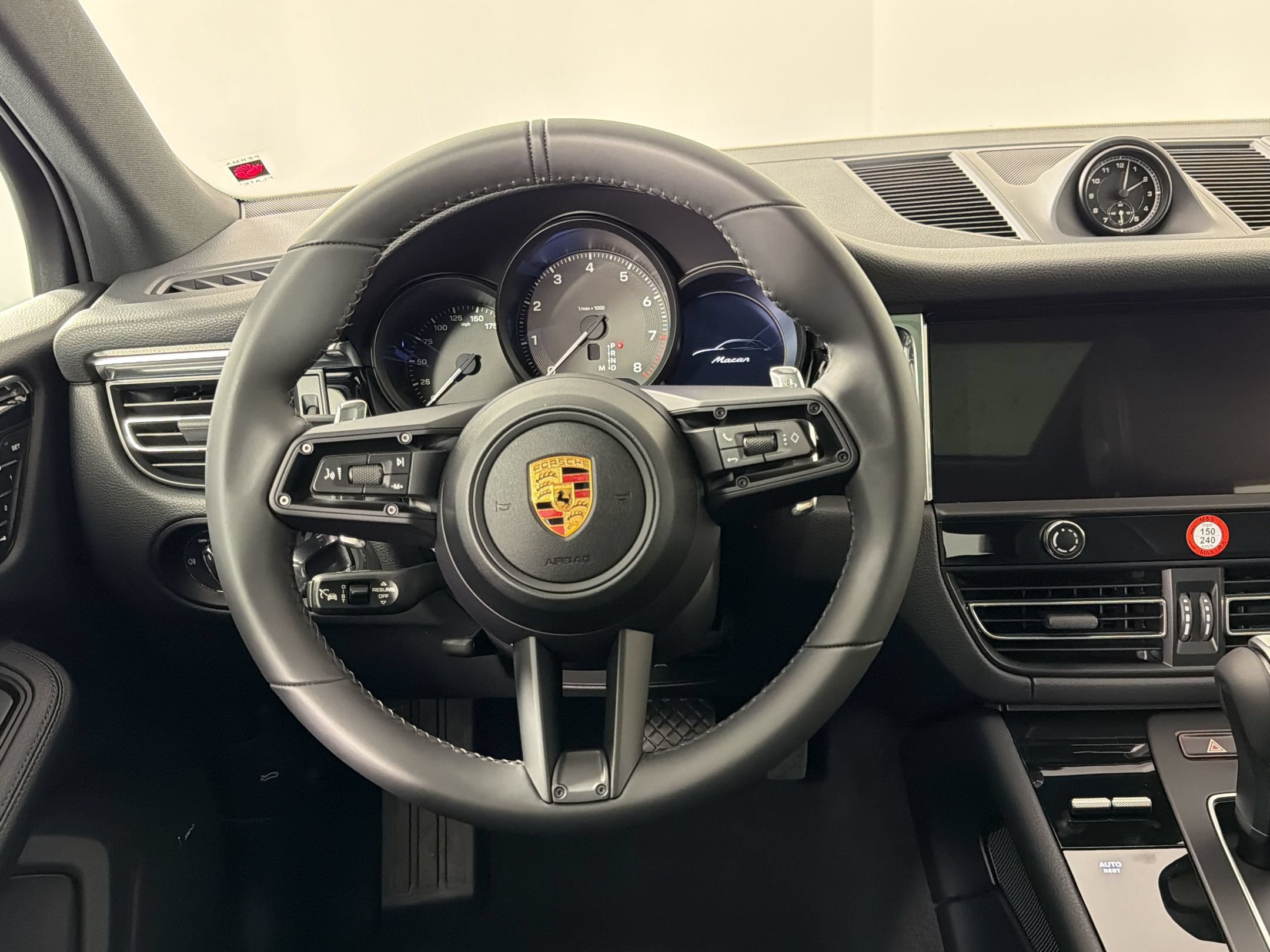 Certified 2026 Porsche Macan AWD/4WD image 21