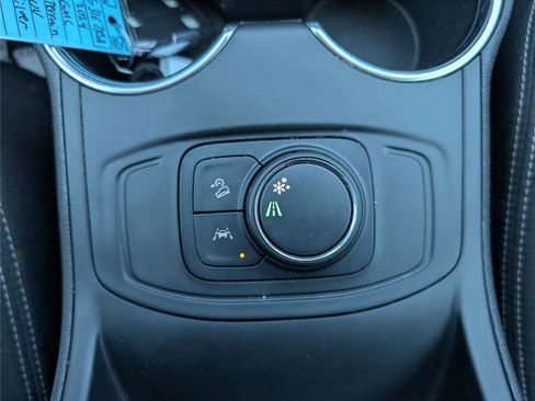 Used 2024 GMC Terrain SLE image 18