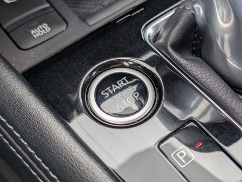 Used 2021 Nissan Kicks SR w/ SR Premium Package FWD image 21