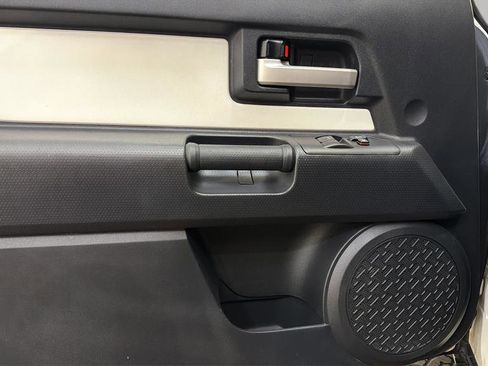 Used 2010 Toyota FJ Cruiser 4WD image 21