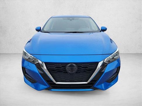Used 2022 Nissan Sentra SV image 2