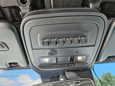 Used 2023 Ford Bronco Wildtrak AWD/4WD image 16