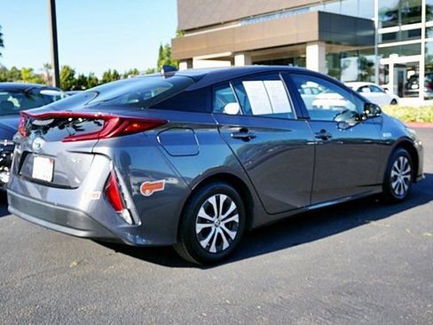 Used 2020 Toyota Prius Prime XLE FWD image 8