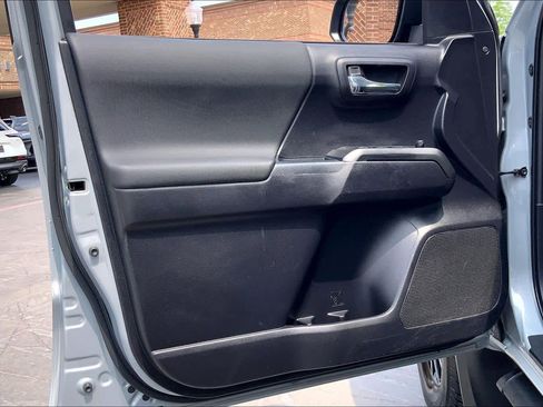 Used 2020 Toyota Tacoma TRD Sport w/ Advanced Technology Package AWD/4WD image 20