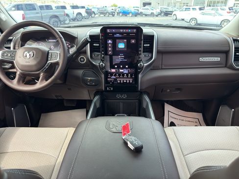 Used 2025 RAM 2500 Laramie AWD/4WD image 18