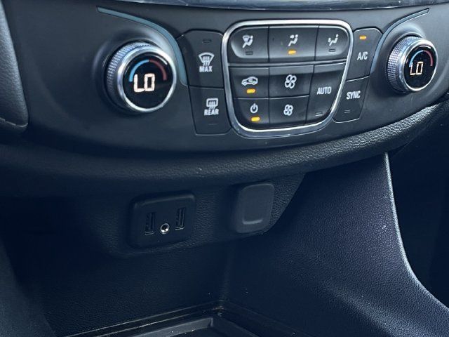 Used 2023 Chevrolet Traverse LT FWD image 18