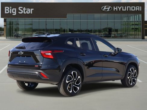 Used 2024 Chevrolet Trax RS image 4