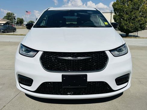 New 2026 Chrysler Pacifica Select w/ Quick Order Package 2EV image 36