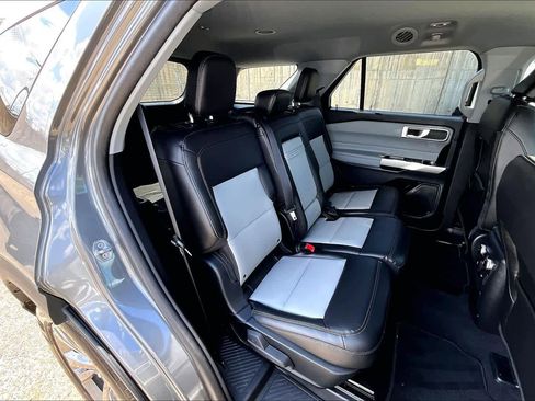 Certified 2023 Ford Explorer XLT w/ Equipment Group 202A RWD image 20