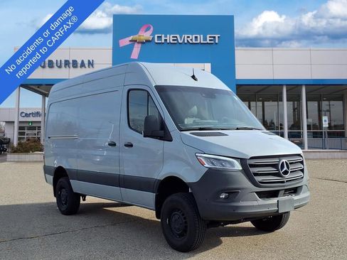 Used 2023 Mercedes-Benz Sprinter 2500 image 3