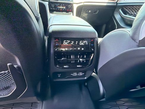 Used 2024 Jeep Grand Cherokee L Summit w/ High Altitude Package AWD/4WD image 16