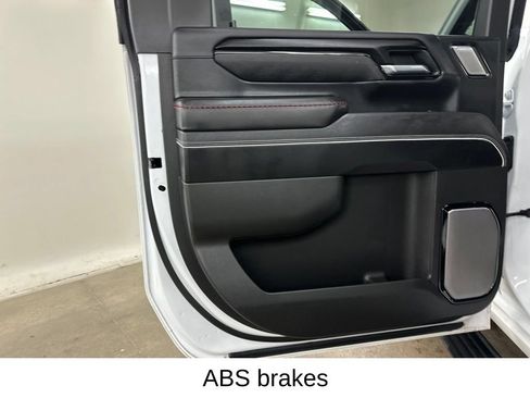 Used 2025 GMC Sierra 2500 AT4X AWD/4WD image 33