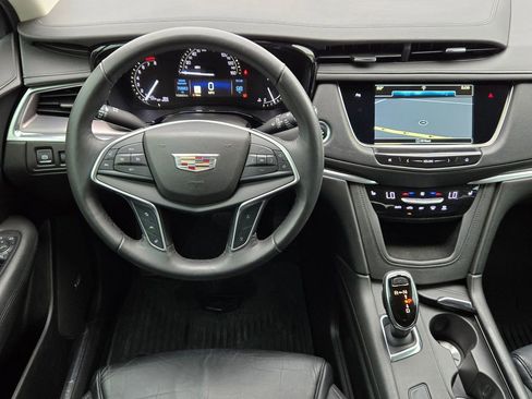 Used 2018 Cadillac XT5 Luxury w/ Driver Awareness Package image 14