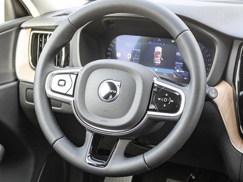 New 2026 Volvo XC60 B5 Plus w/ Climate Package PRO image 18