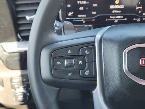 Used 2025 GMC Sierra 1500 SLT image 35