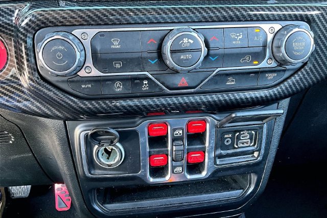 Used 2021 Jeep Gladiator Sport AWD/4WD image 17