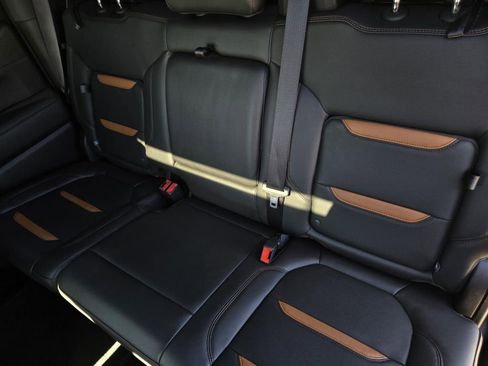 Used 2020 GMC Sierra 1500 AT4 w/ AT4 Premium Package image 15