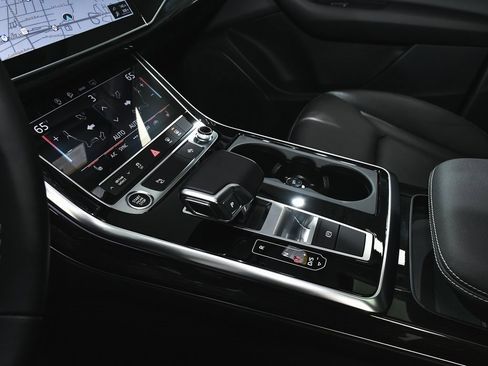 Used 2025 Audi Q7 3.0T Premium w/ Convenience Package image 52