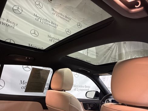 Used 2025 Mercedes-Benz GLA 250 4MATIC image 13